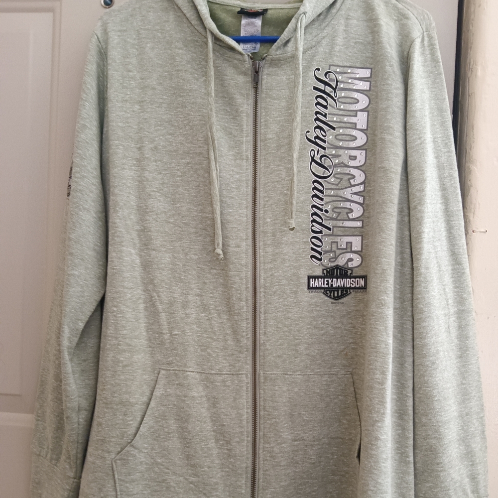 Sweatshirt